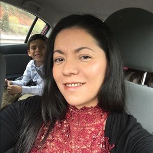 Meet your Posher, Aura